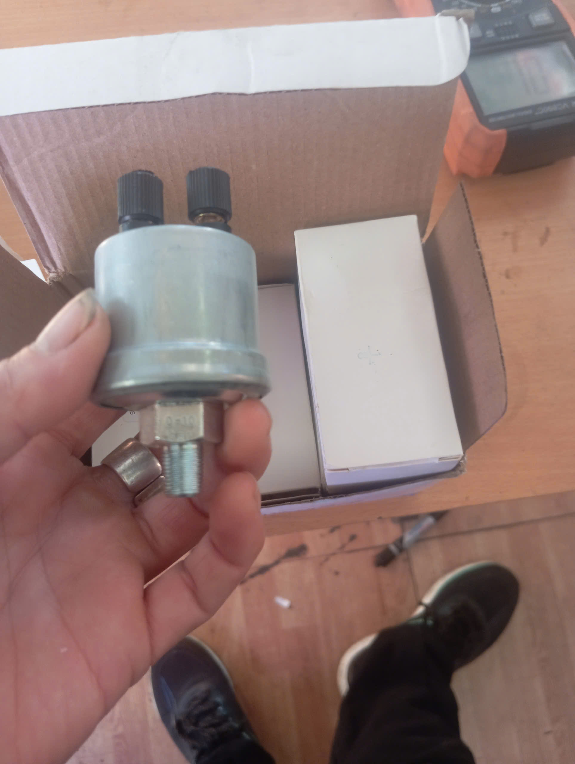 Cảm Biến Áp Suất Nhớt